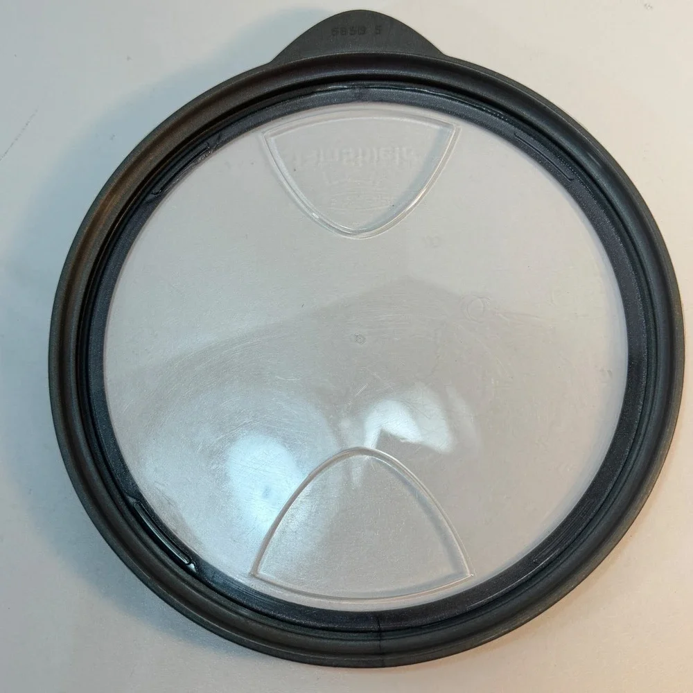 Rubbermaid Food Storage Container 4.2 Cup Clear StainShield Round Black Lid